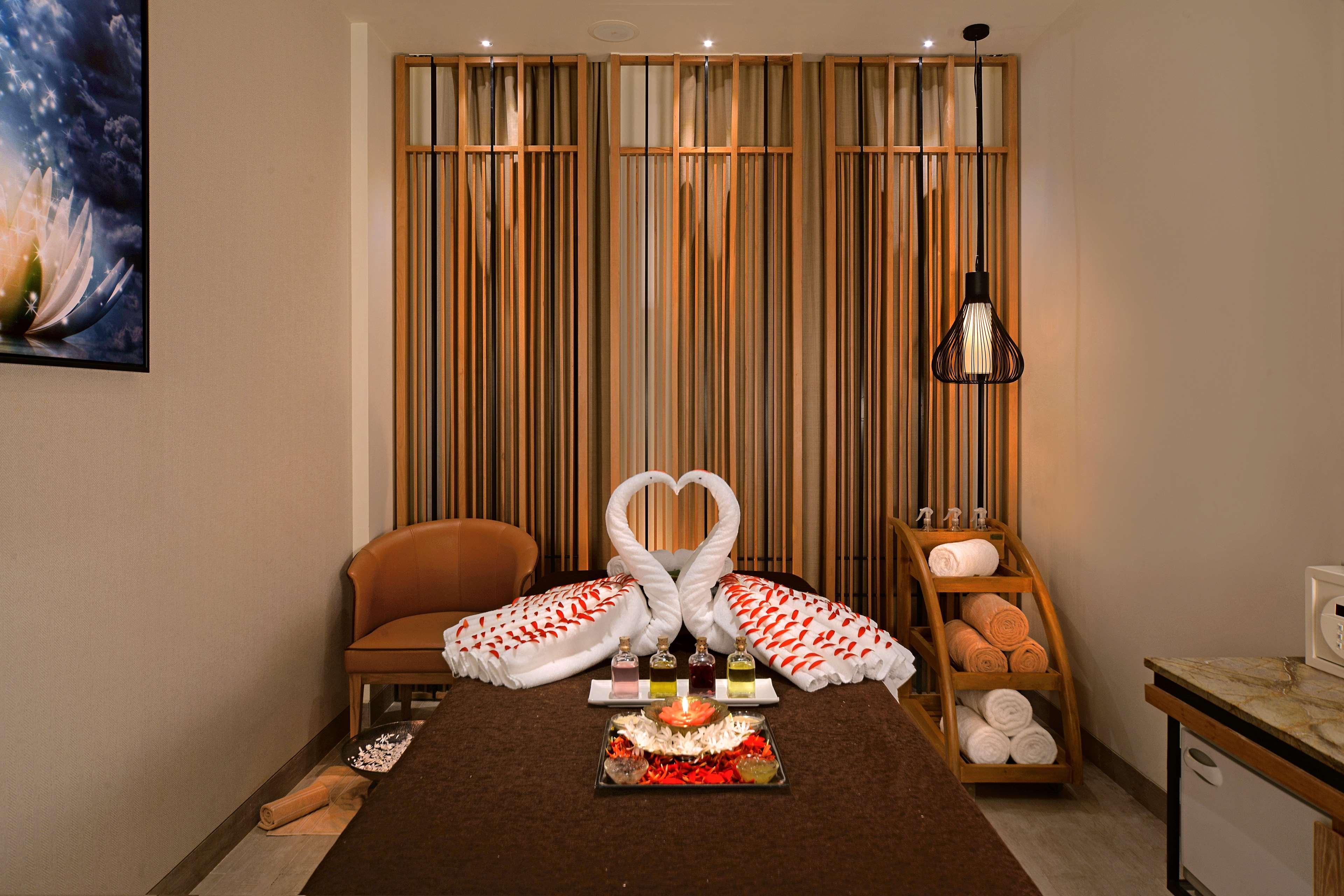 Radisson Mumbai Goregaon Екстер'єр фото