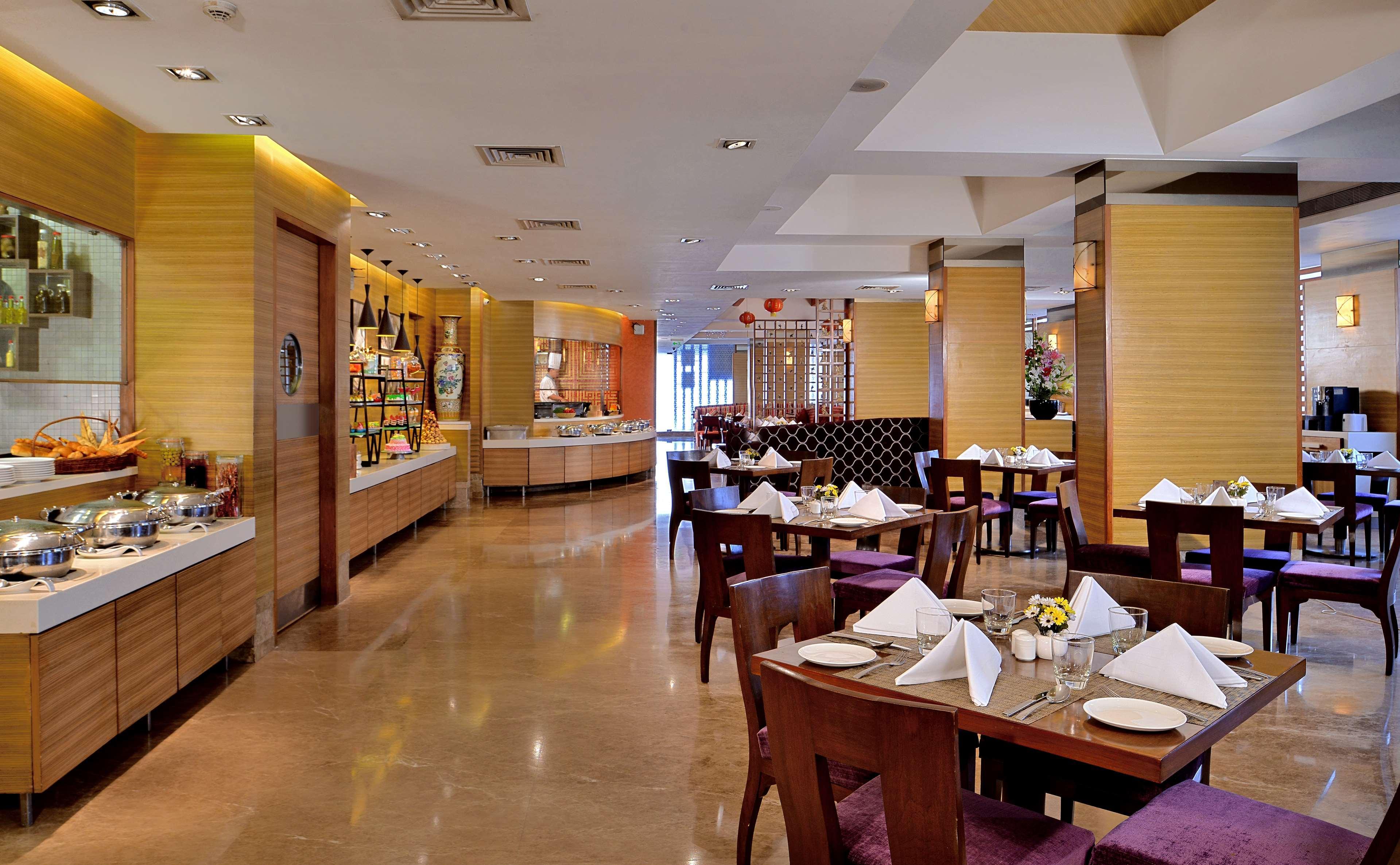 Radisson Mumbai Goregaon Екстер'єр фото