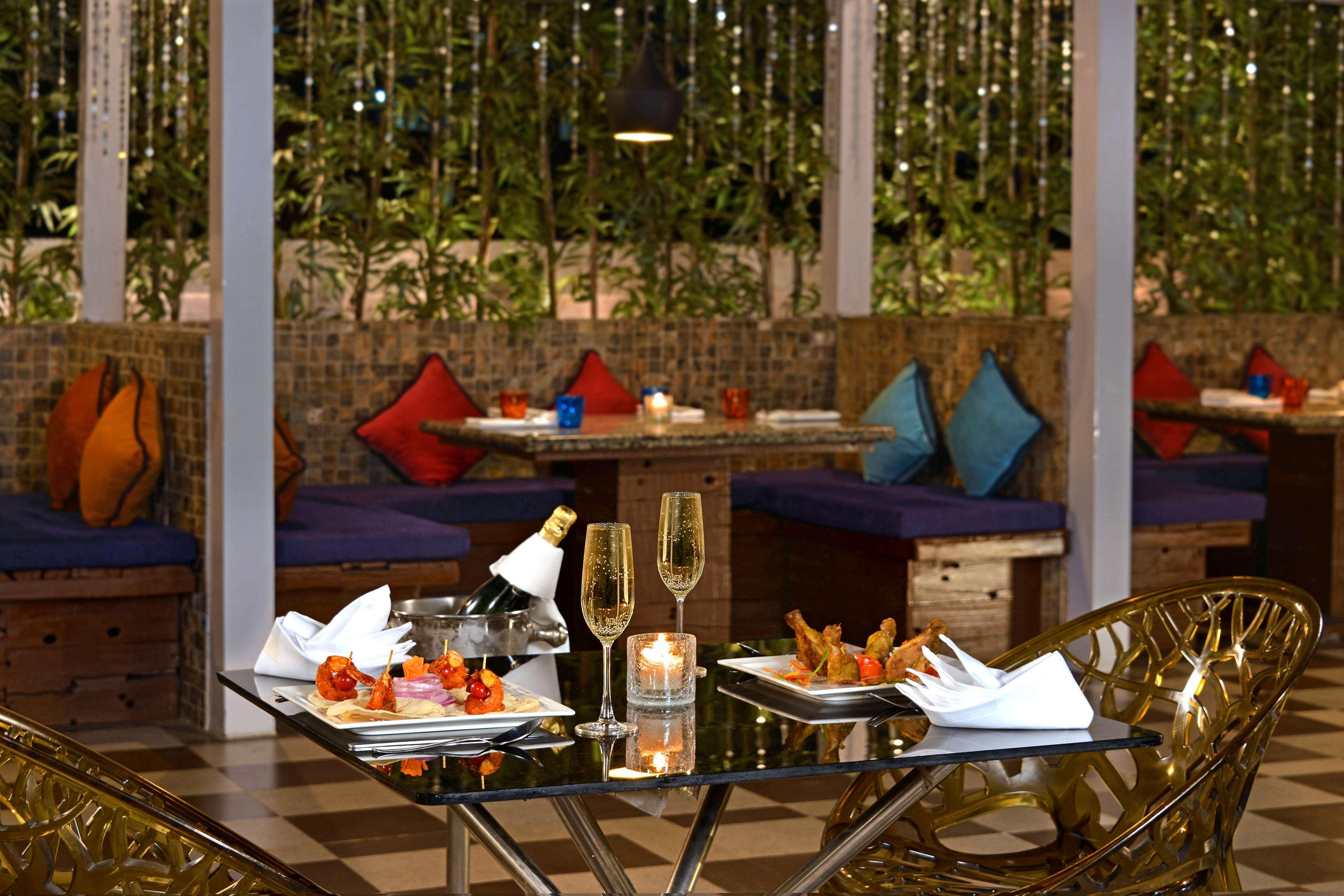 Radisson Mumbai Goregaon Екстер'єр фото