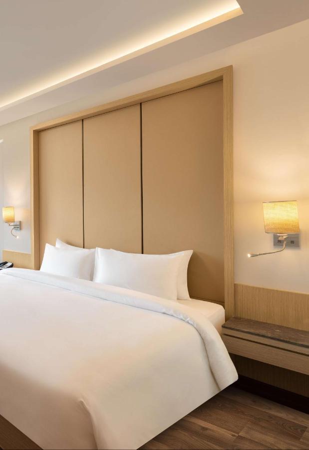 Radisson Mumbai Goregaon Екстер'єр фото