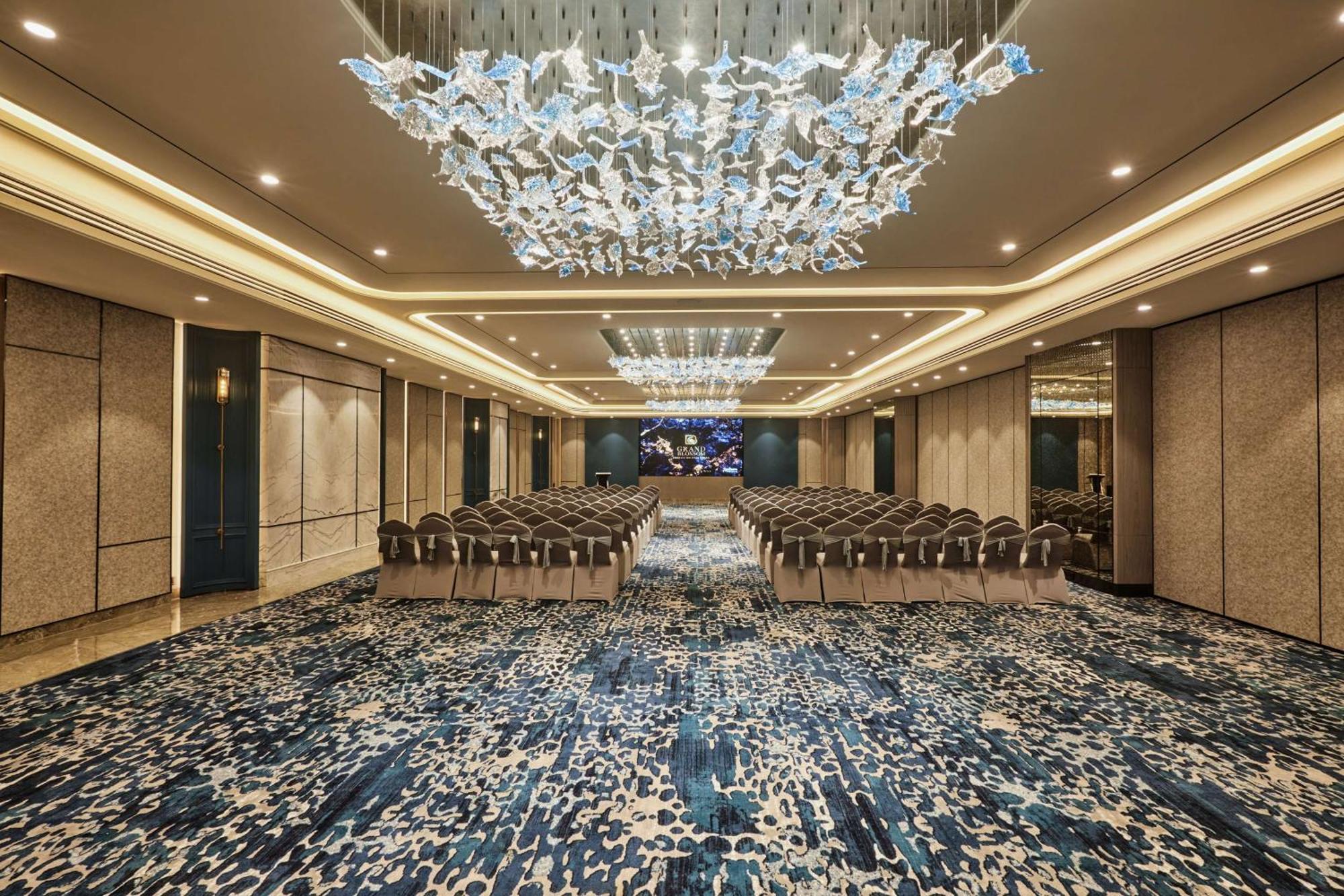Radisson Mumbai Goregaon Екстер'єр фото