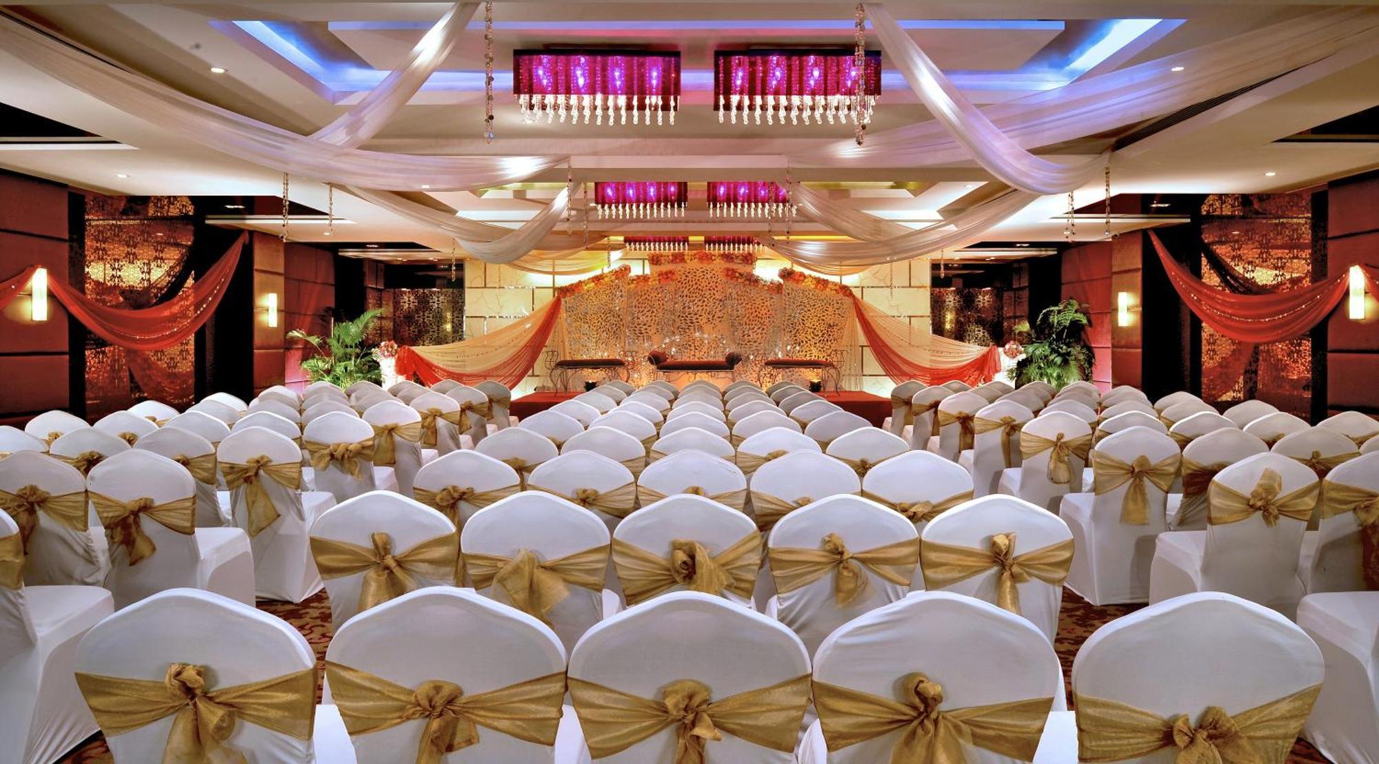 Radisson Mumbai Goregaon Екстер'єр фото